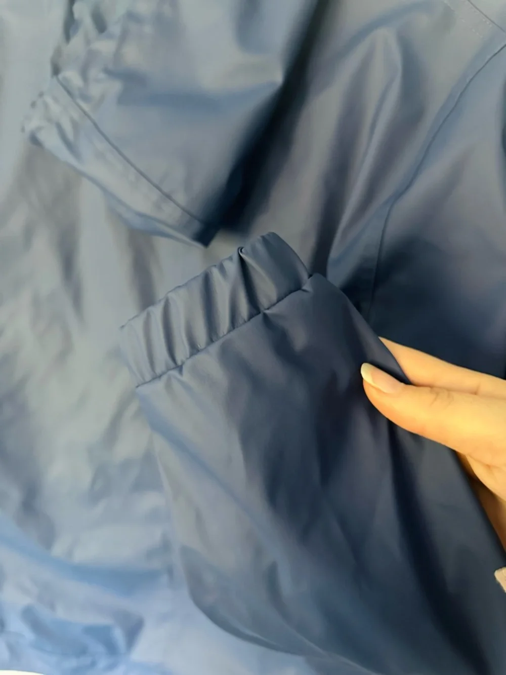 Weatherproof lightweight hooded